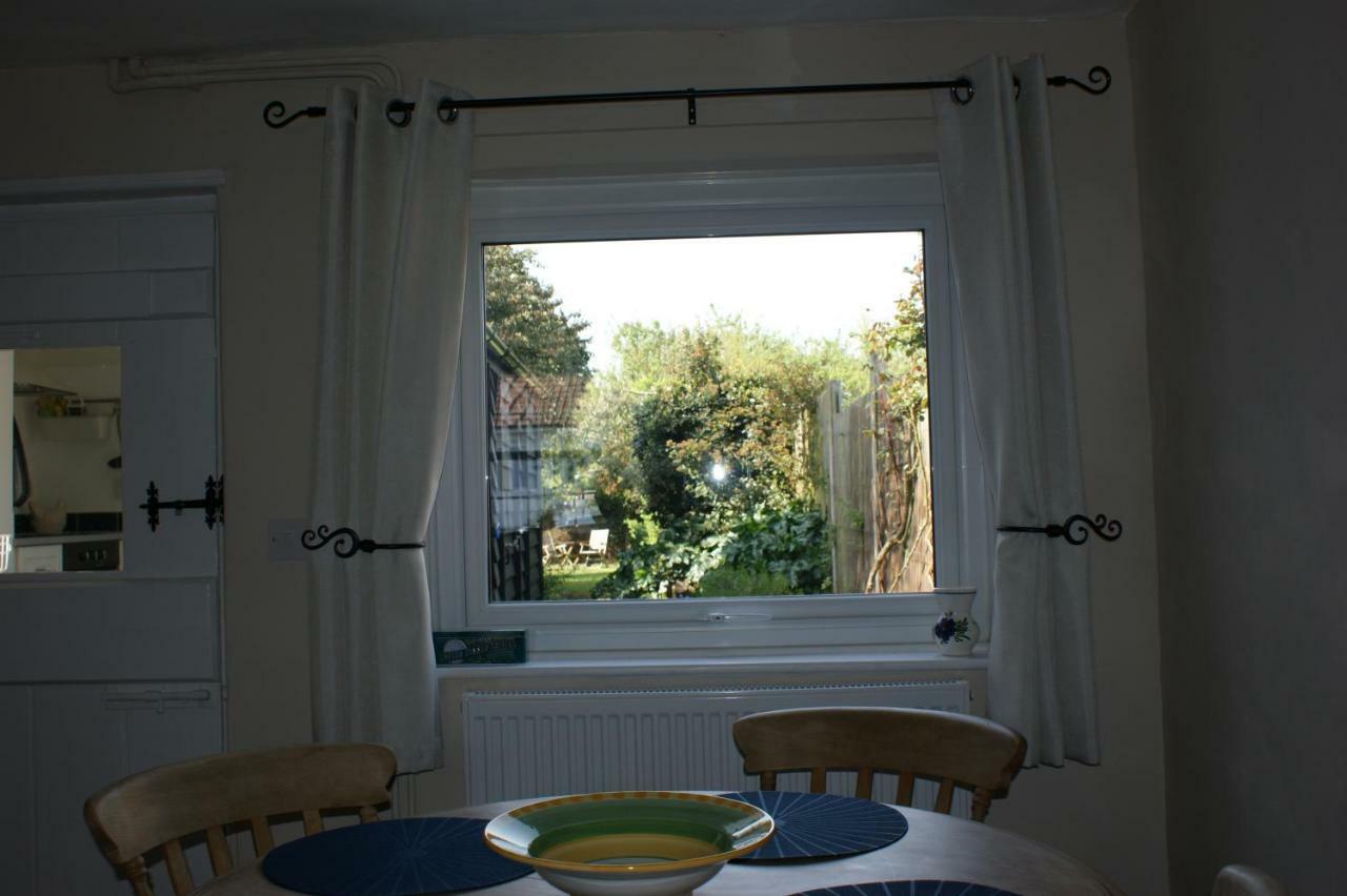 Wayside Cottage Saint Osyth Экстерьер фото